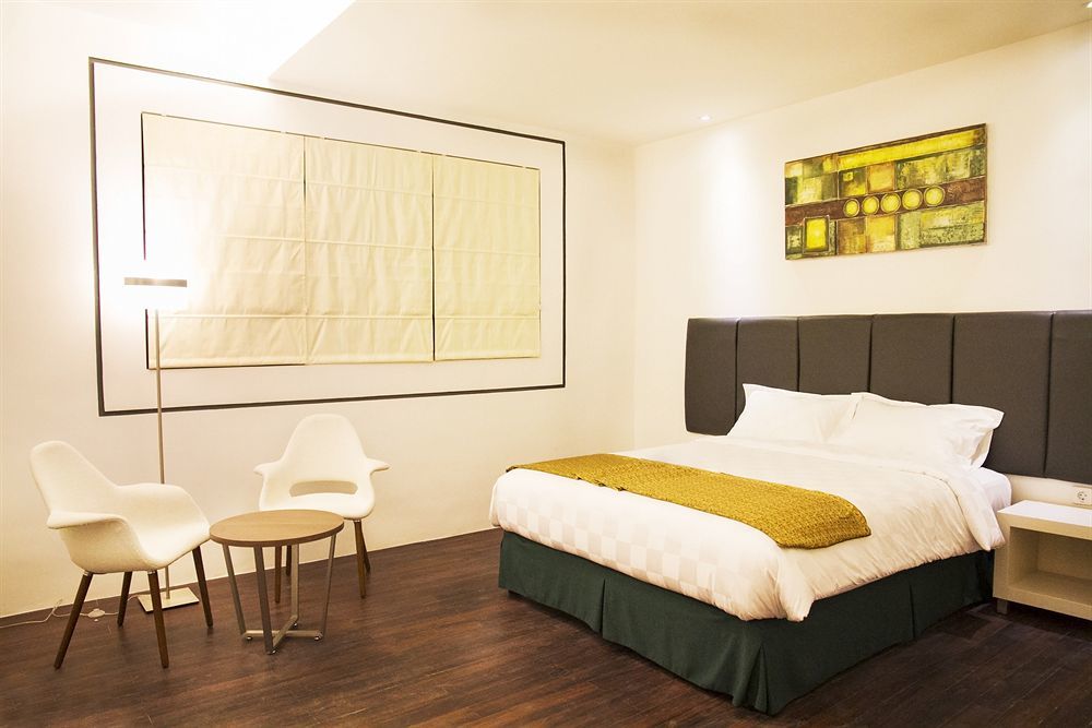 Arbor Biz Hotel Макасар Екстериор снимка