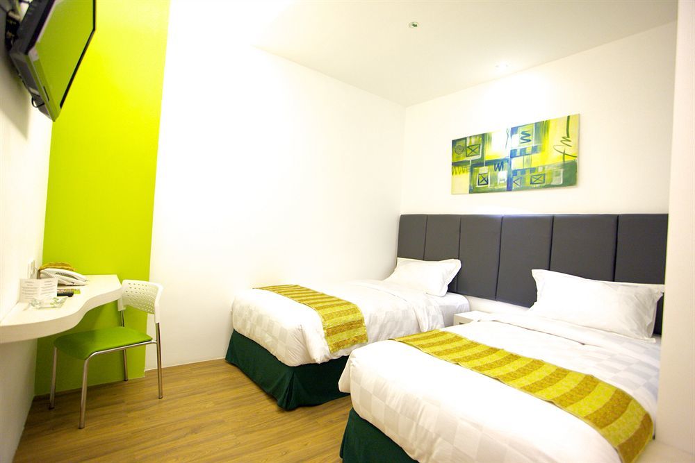 Arbor Biz Hotel Макасар Екстериор снимка