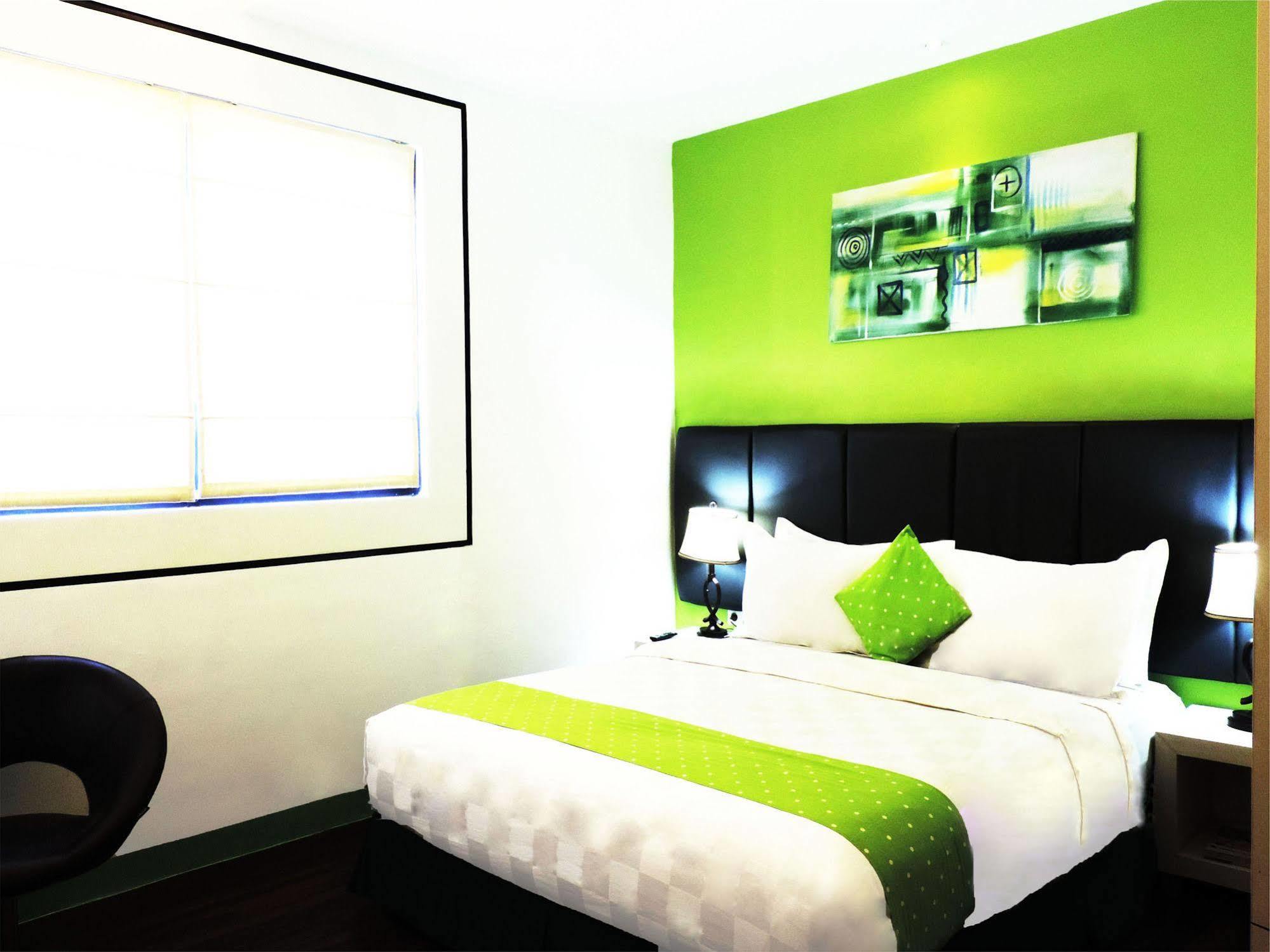 Arbor Biz Hotel Макасар Екстериор снимка