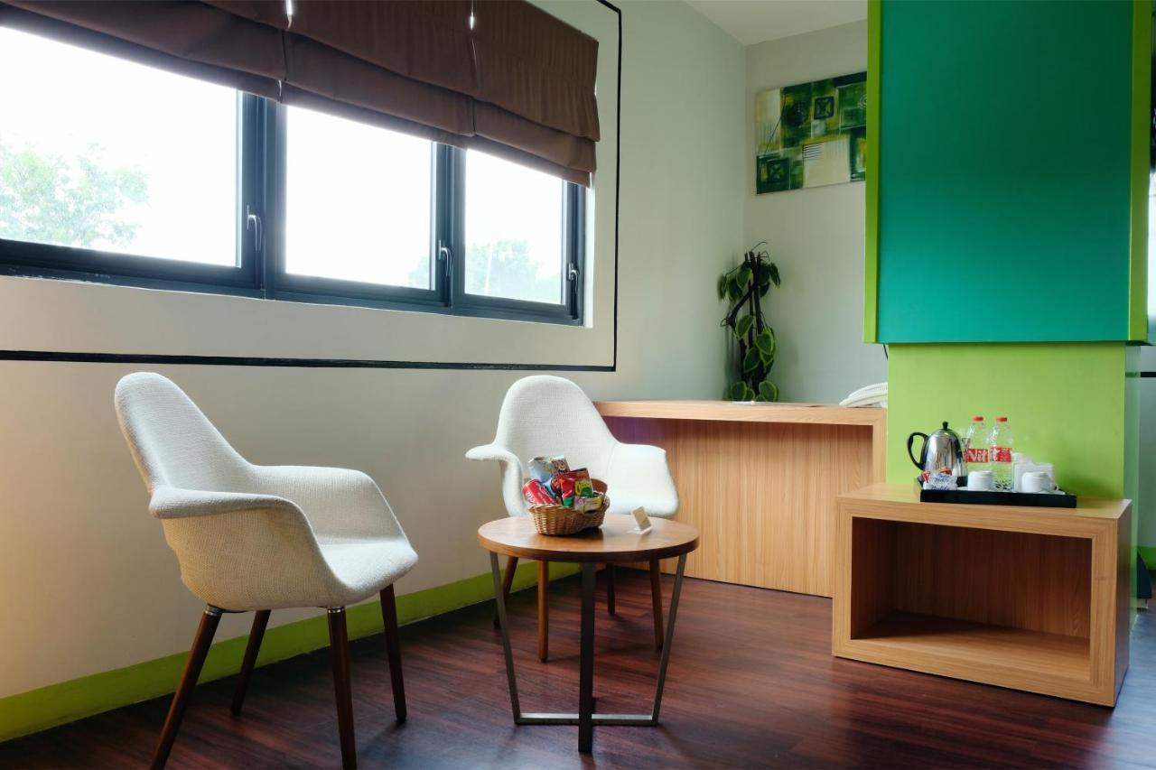 Arbor Biz Hotel Макасар Екстериор снимка